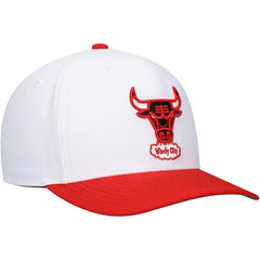 Chicago Bulls Hardwood Classics Core 2-Tone 2.0 Pro Snapback Hat - White/Red | Mitchell & Ness on sale