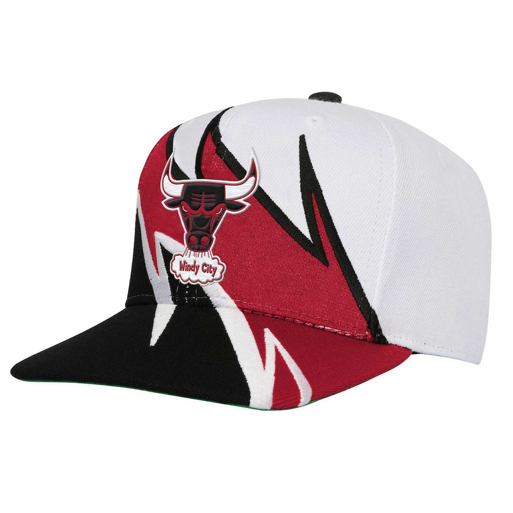 Chicago Bulls Youth Wave Runner Snapback Hat - White | Mitchell & Ness on sale