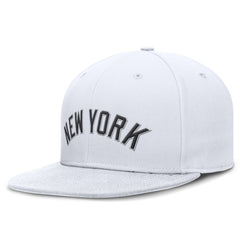 New York Yankees Wordmark Dri-FIT Round Bill True Fitted Hat - White | Nike