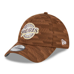 San Diego Padres 2025 MLB Clubhouse 39THIRTY Flex Hat - Brown | New Era