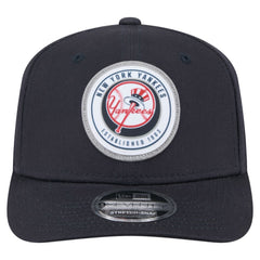 New York Yankees Circle Patch 9SEVENTY Stretch-Snap Hat - Navy | New Era