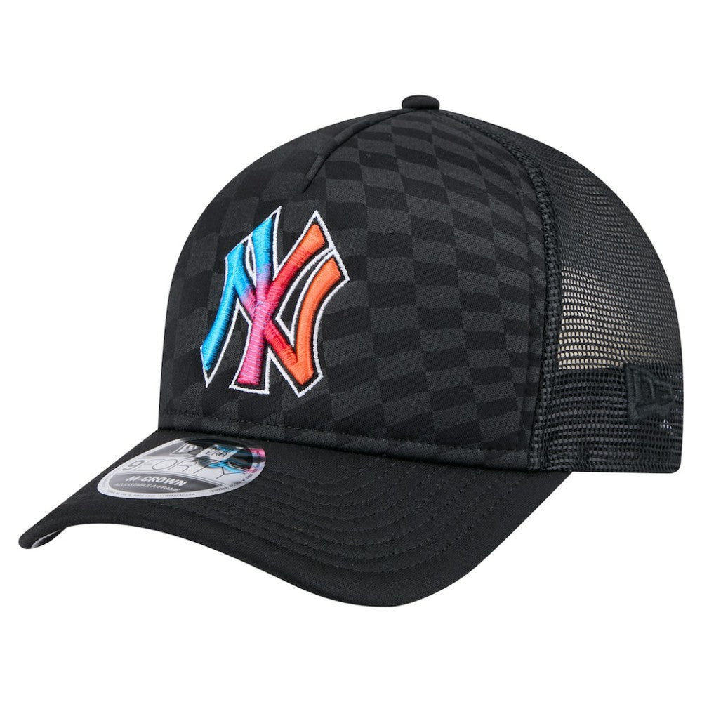New York Yankees Gradient 9FORTY A-Frame M-Crown Trucker Adjustable Hat - Black | New Era