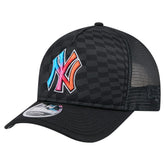 New York Yankees Gradient 9FORTY A-Frame M-Crown Trucker Adjustable Hat - Black | New Era