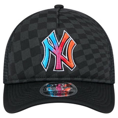 New York Yankees Gradient 9FORTY A-Frame M-Crown Trucker Adjustable Hat - Black | New Era