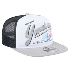 New York Yankees Retro Script Trucker 9FIFTY Snapback Hat - White/Gray | New Era