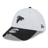 Atlanta Falcons New Era 2025 NFL Training Camp 39THIRTY Flex Hat - White/Black on sale