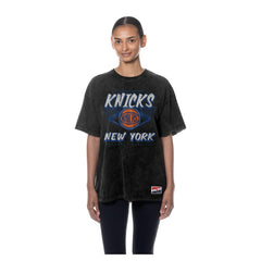 New York Knicks Women's Throwback Mineral Wash Oversized T-Shirt - Black | New Era on sale