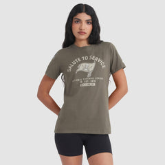 Tampa Bay Buccaneers Women's 2025 Salute to Service Sideline T-Shirt - Olive | Nike online