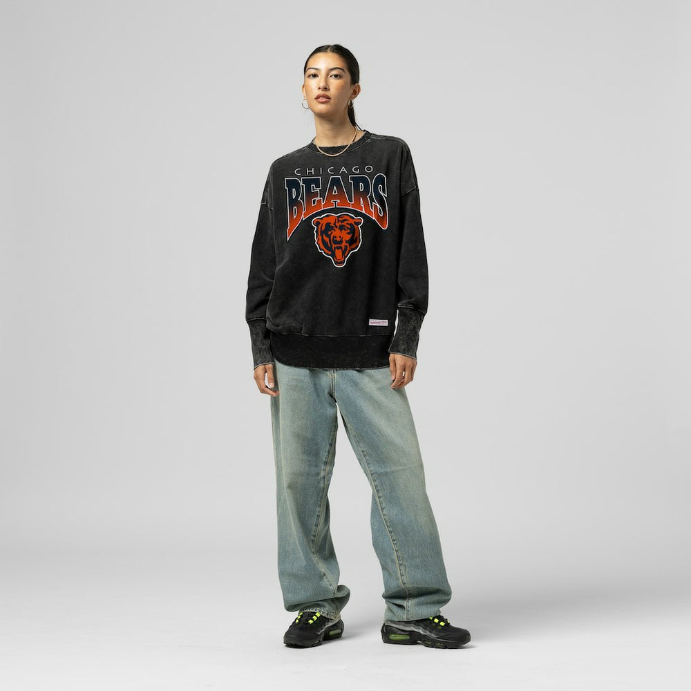 Chicago Bears Women's Delineate Mineral Wash Crewneck Sweatshirt - Black sale
