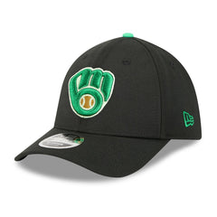 Milwaukee Brewers 2026 St. Patrick's Day 39THIRTY Flex Hat - Black | New Era