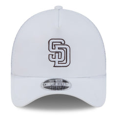 San Diego Padres 2026 Batting Practice Apex 9FORTY Adjustable Trucker Hat - White | New Era