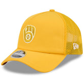 Milwaukee Brewers 2026 Batting Practice Apex 9FORTY Adjustable Trucker Hat - Gold | New Era