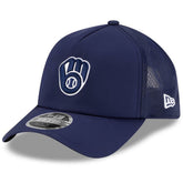 Milwaukee Brewers 2026 Batting Practice Apex 9FORTY Adjustable Trucker Hat - Navy | New Era