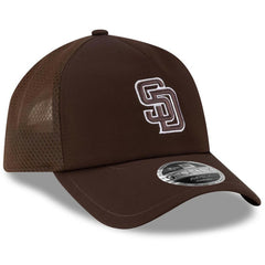 San Diego Padres 2026 Batting Practice Apex 9FORTY Adjustable Trucker Hat - Brown | New Era