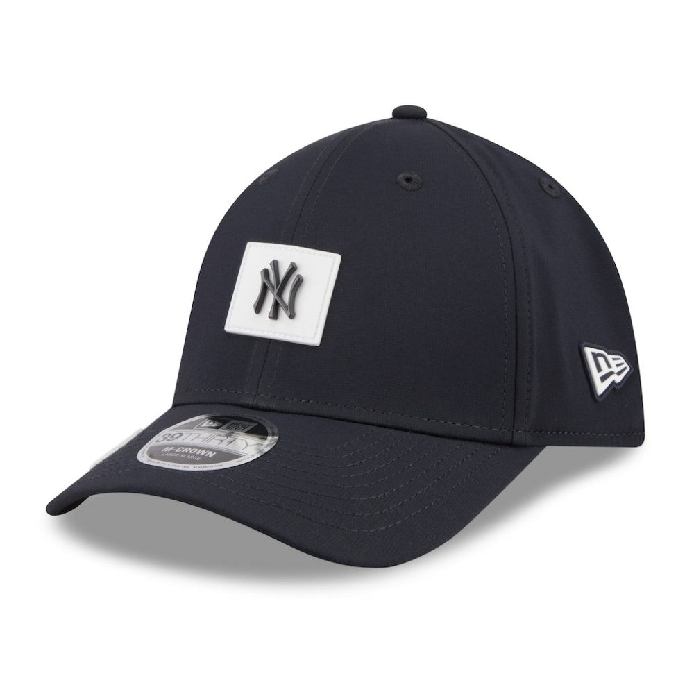 New York Yankees 2026 Clubhouse M-Crown 39THIRTY Flex Hat - Navy | New Era