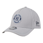 New York Yankees Patch 39THIRTY A-Frame M-Crown Perforated Flex Hat - Gray | New Era