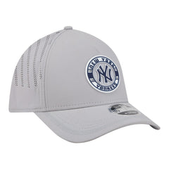 New York Yankees Patch 39THIRTY A-Frame M-Crown Perforated Flex Hat - Gray | New Era