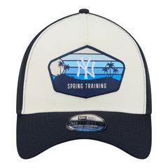 New York Yankees 2026 Spring Training Fan Pack Gradient 39THIRTY Flex Hat - Stone | New Era