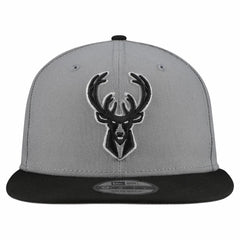 Milwaukee Bucks Core Logo Storm Gray Two-Tone 9FIFTY Snapback Hat - Gray | New Era shop