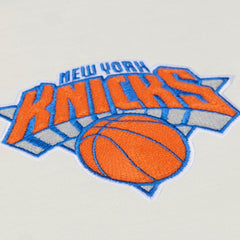 New York Knicks Hardwood Classics Chainstitch Premium T-Shirt - Cream | Mitchell & Ness online