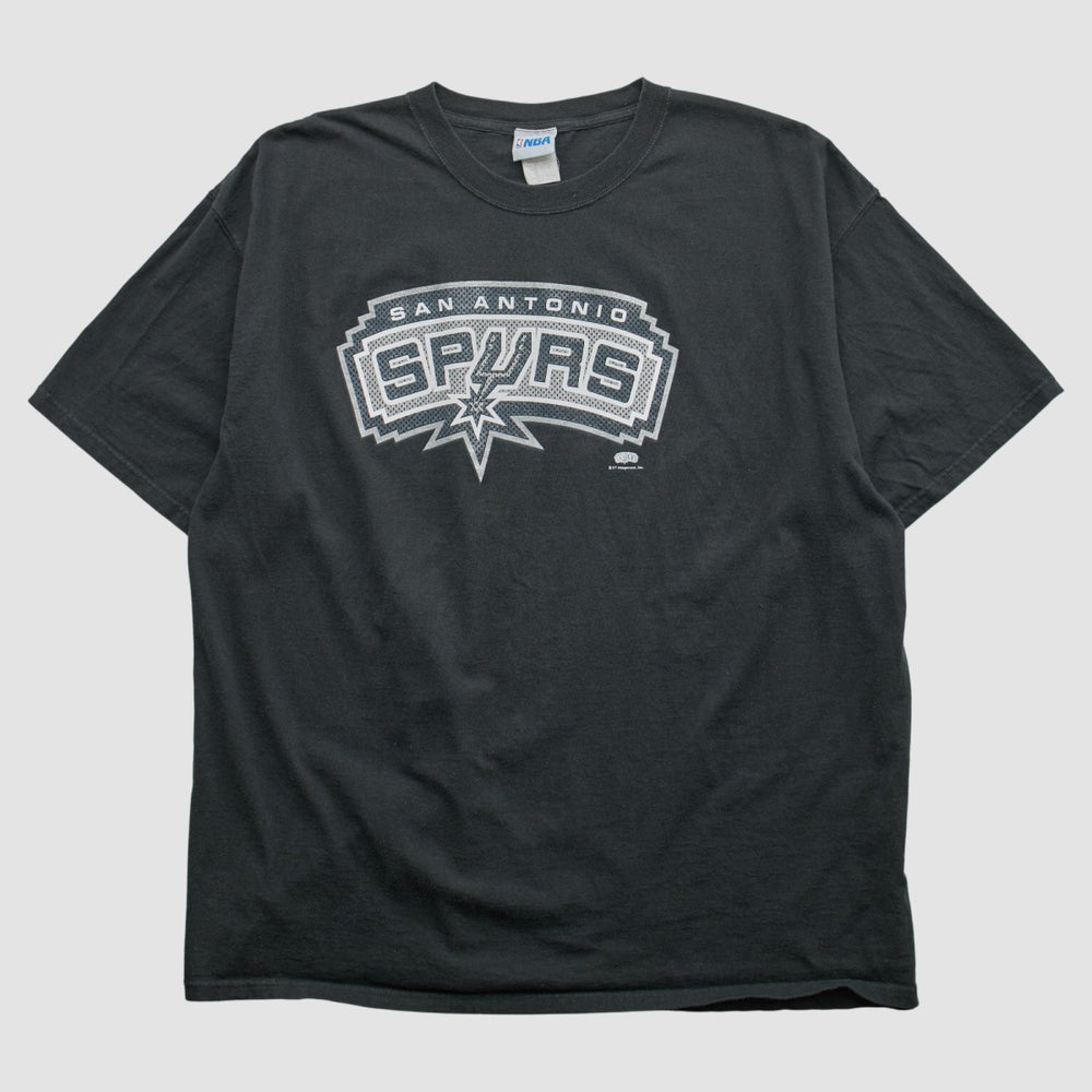 San Antonio Spurs NBA 2000s T-shirt - Black Vintage | Vintage on sale