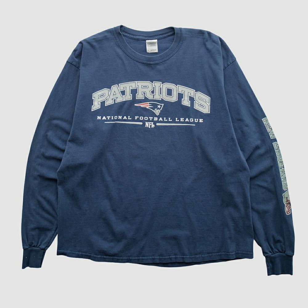 New England Patriots Gildan 2000s Long Sleeve T-shirt - Navy Vintage on sale