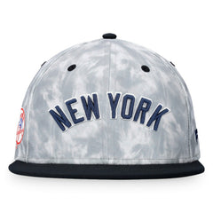 New York Yankees Smoke Dye Fitted Hat - Black/White