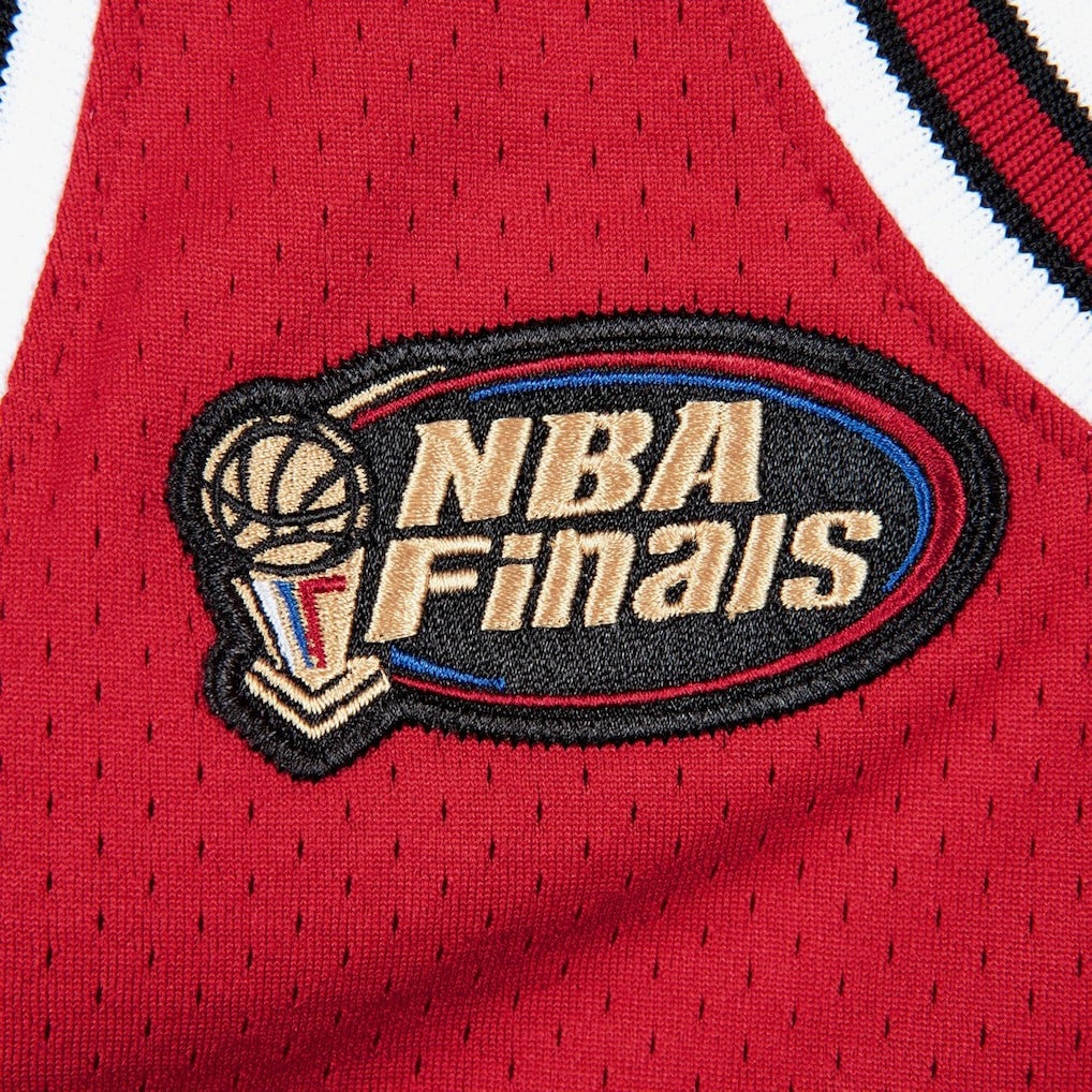 Chicago Bulls Authentic Jersey Road Finals Michael Jordan 1997-98 | Mitchell & Ness on sale
