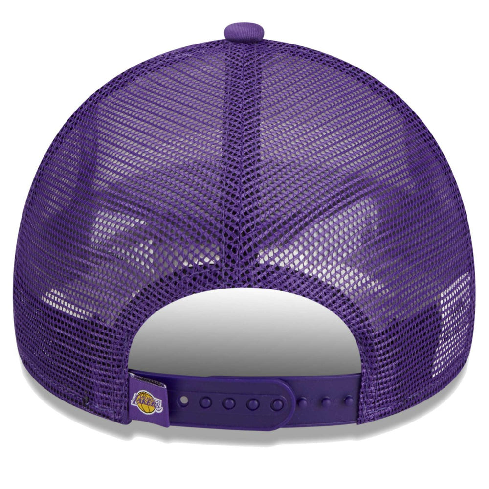 Los Angeles Lakers Lift Pass Foam Front Trucker 9FORTY Adjustable Hat - White | New Era online