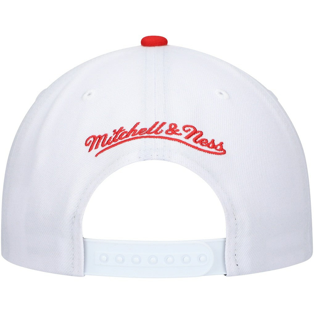 Chicago Bulls Hardwood Classics Core 2-Tone 2.0 Pro Snapback Hat - White/Red | Mitchell & Ness on sale