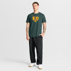 Athletics Icon T-Shirt - Green | Nike