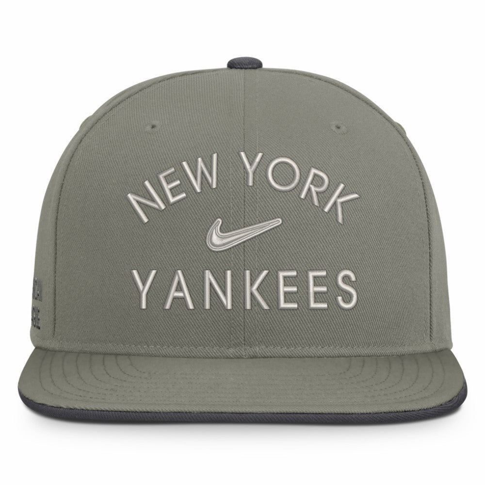 New York Yankees Pro Dri-FIT Snapback Hat - Olive | Nike