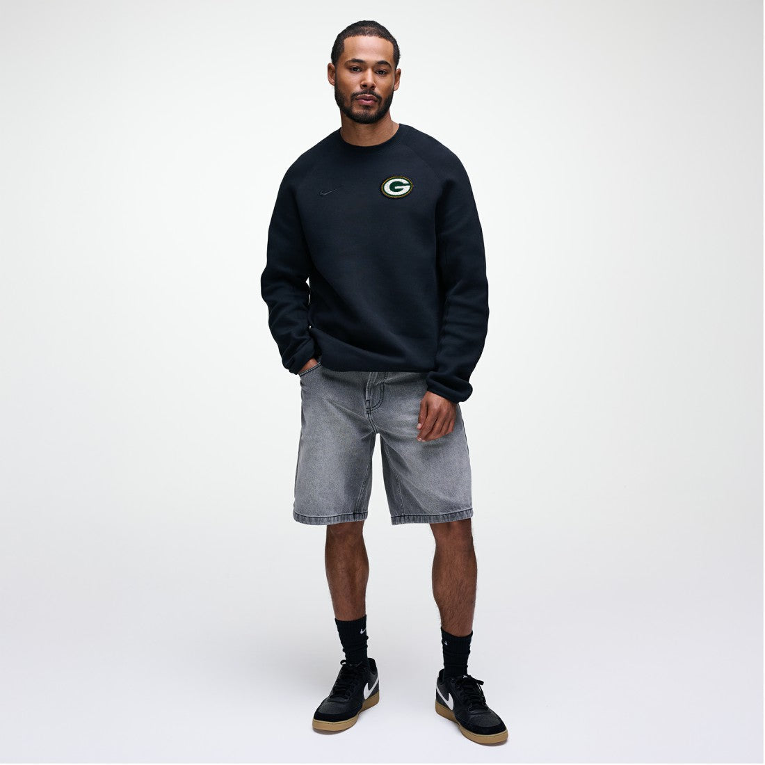 Green Bay Packers Tech Fleece Raglan Sweatshirt - Black | Nike online