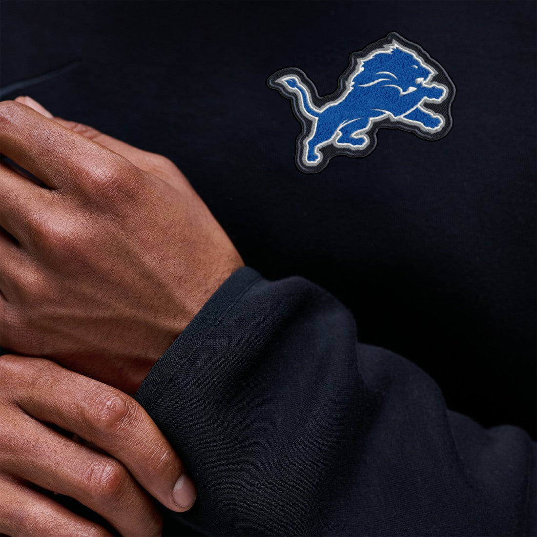 Detroit Lions Tech Fleece Raglan Sweatshirt - Black | Nike online
