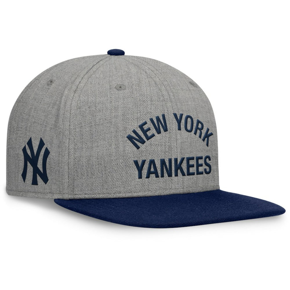 New York Yankees Elements Flat Brim Snapbuckle Hat - Heather Gray/Navy