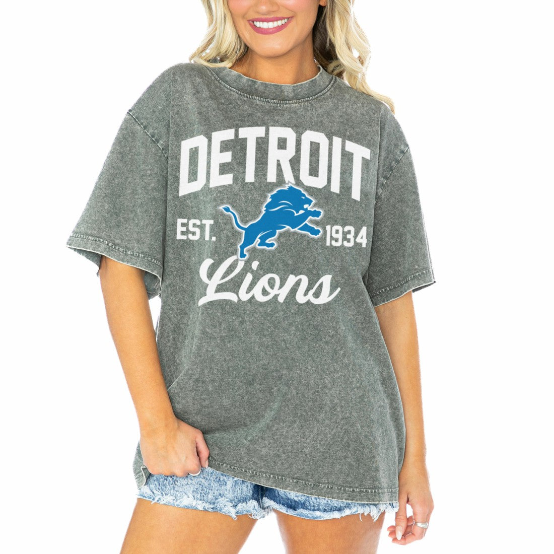Detroit Lions Gameday Couture Women's Tackle Titan Boyfriend Washed T-Shirt - Gray on sale