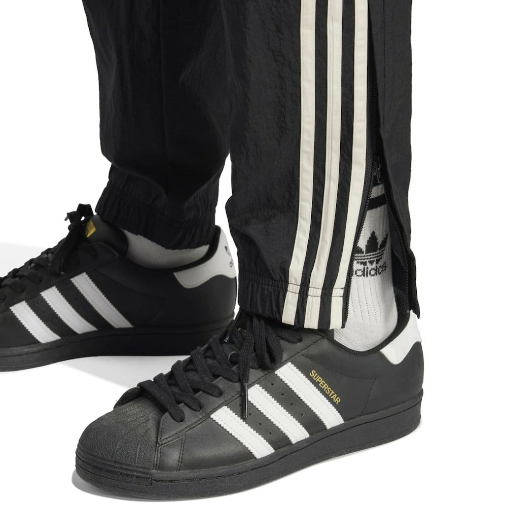 Manchester United Originals Lifestyler Track Pants - Black | Adidas outlet