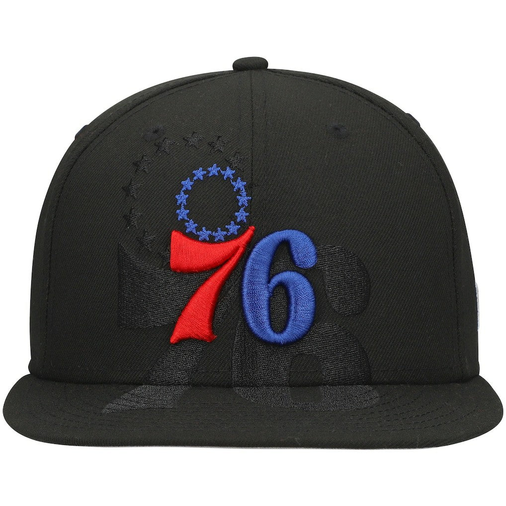 Philadelphia 76ers Blackout Shadow Logo 59FIFTY Fitted Hat - Black | New Era online