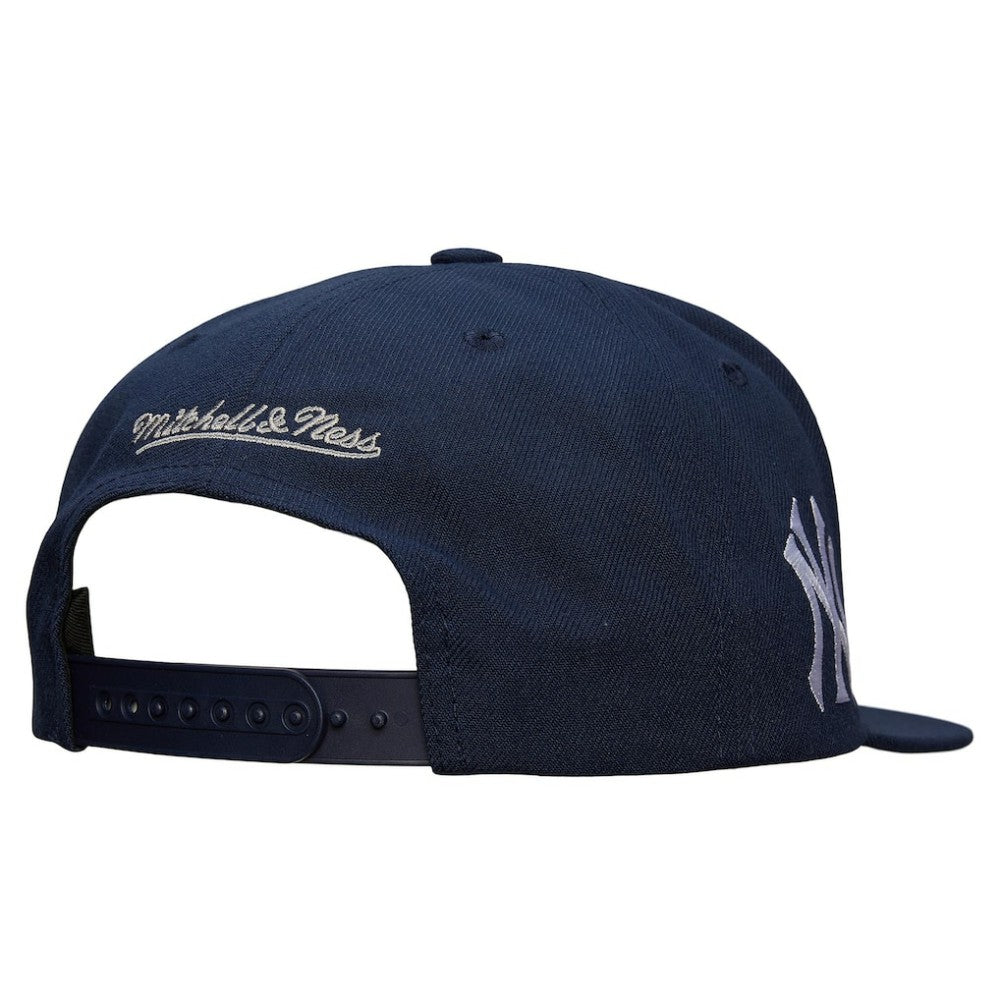 New York Yankees Team Tagged Snapback Hat - Navy | Mitchell & Ness