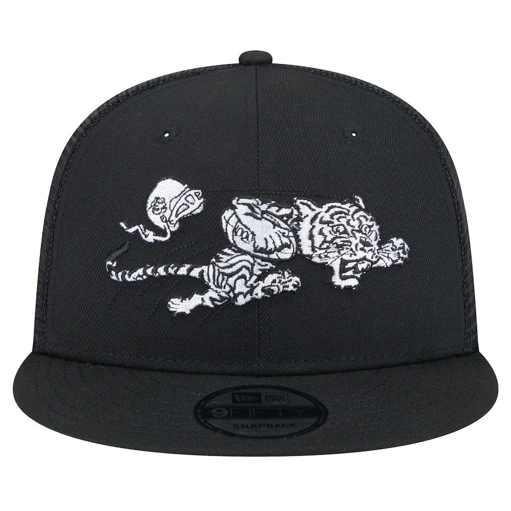 New Era Cincinnati Bengals Black Main Trucker 9FIFTY Snapback Hat cheap