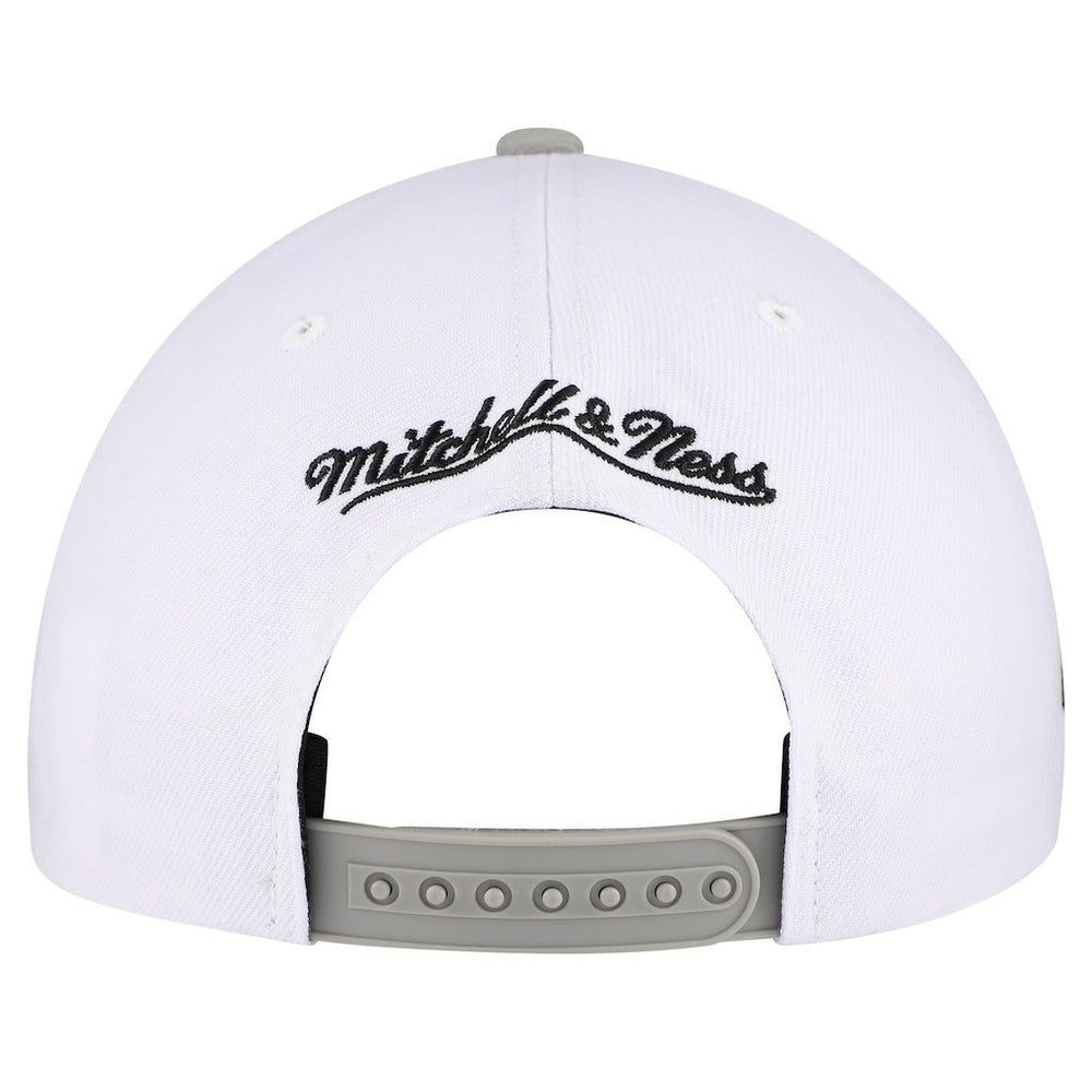 Chicago Bulls Core Snapback Hat - White | Mitchell & Ness for sale