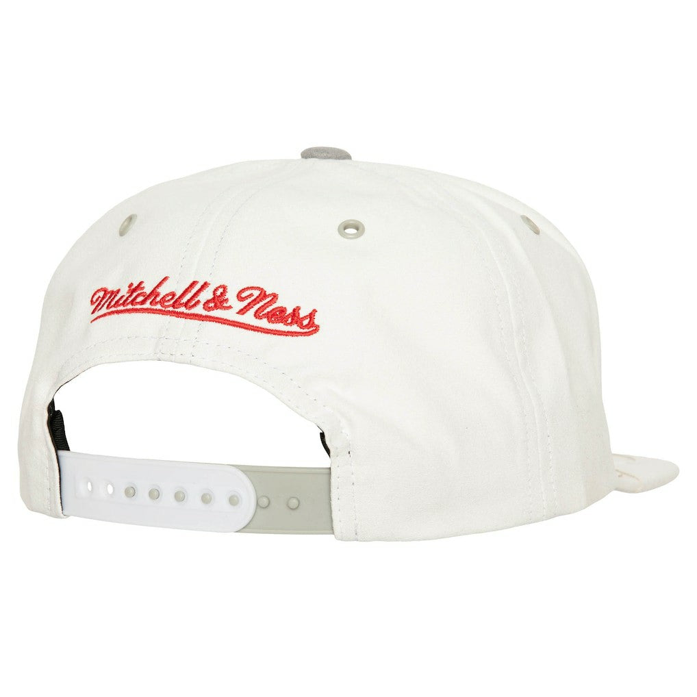 Chicago Bulls Day 4 Snapback Hat - White | Mitchell & Ness online