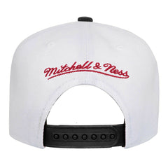 Chicago Bulls Youth Wave Runner Snapback Hat - White | Mitchell & Ness on sale