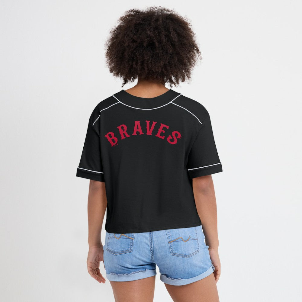 Atlanta Braves Women's Oversized Champ Game Cropped  V-Neck T-Shirt - Black