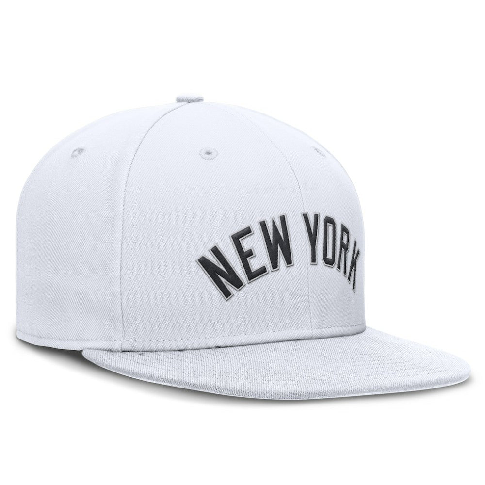 New York Yankees Wordmark Dri-FIT Round Bill True Fitted Hat - White | Nike