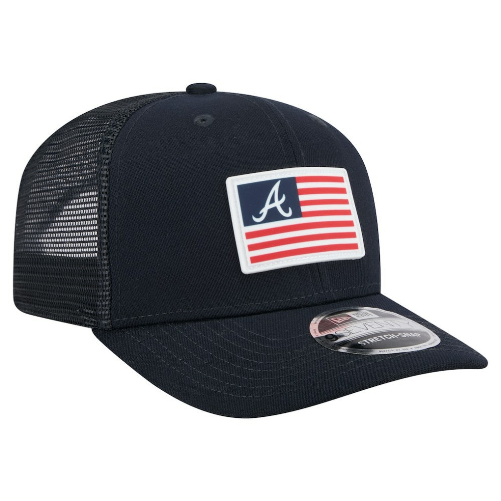 Atlanta Braves Flag 9SEVENTY Stretch-Snap Hat - Navy | New Era