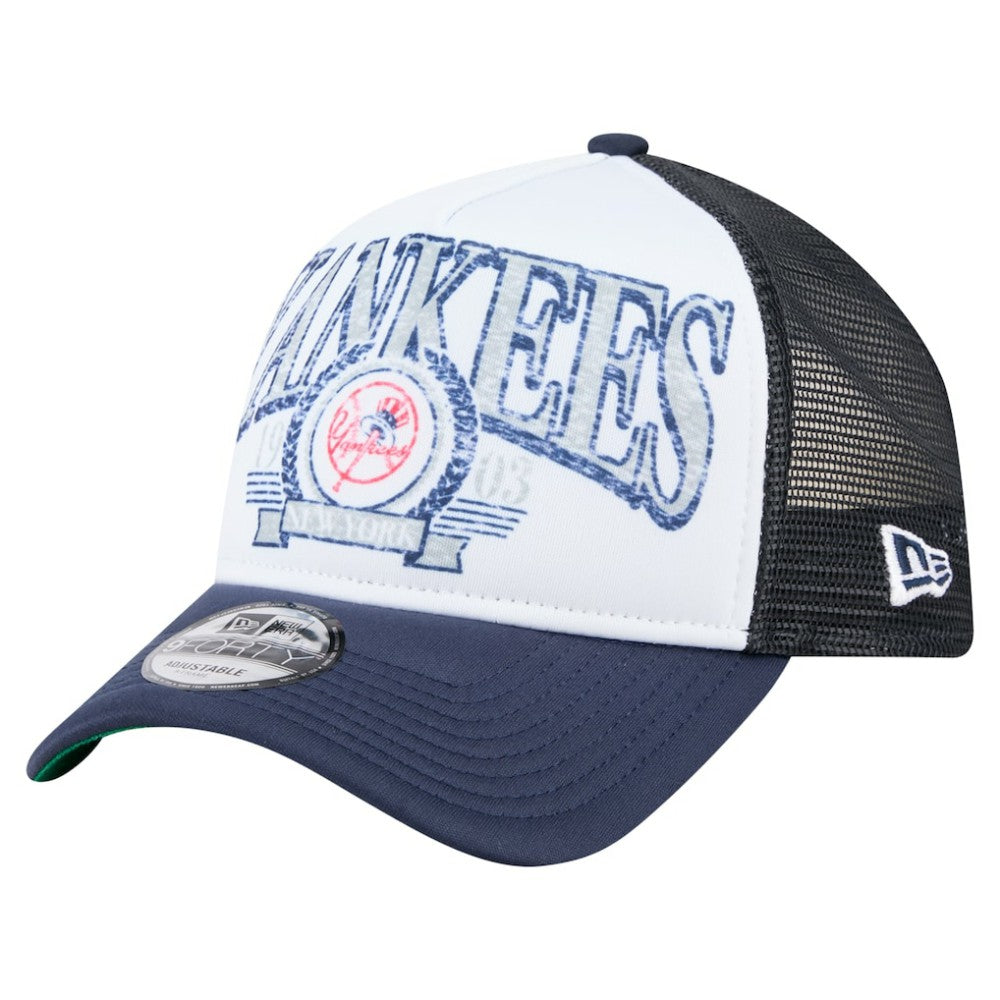 New York Yankees Distressed 9FORTY A-Frame Adjustable Trucker Hat - Navy | New Era