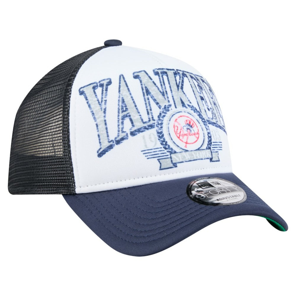 New York Yankees Distressed 9FORTY A-Frame Adjustable Trucker Hat - Navy | New Era