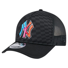New York Yankees Gradient 9FORTY A-Frame M-Crown Trucker Adjustable Hat - Black | New Era