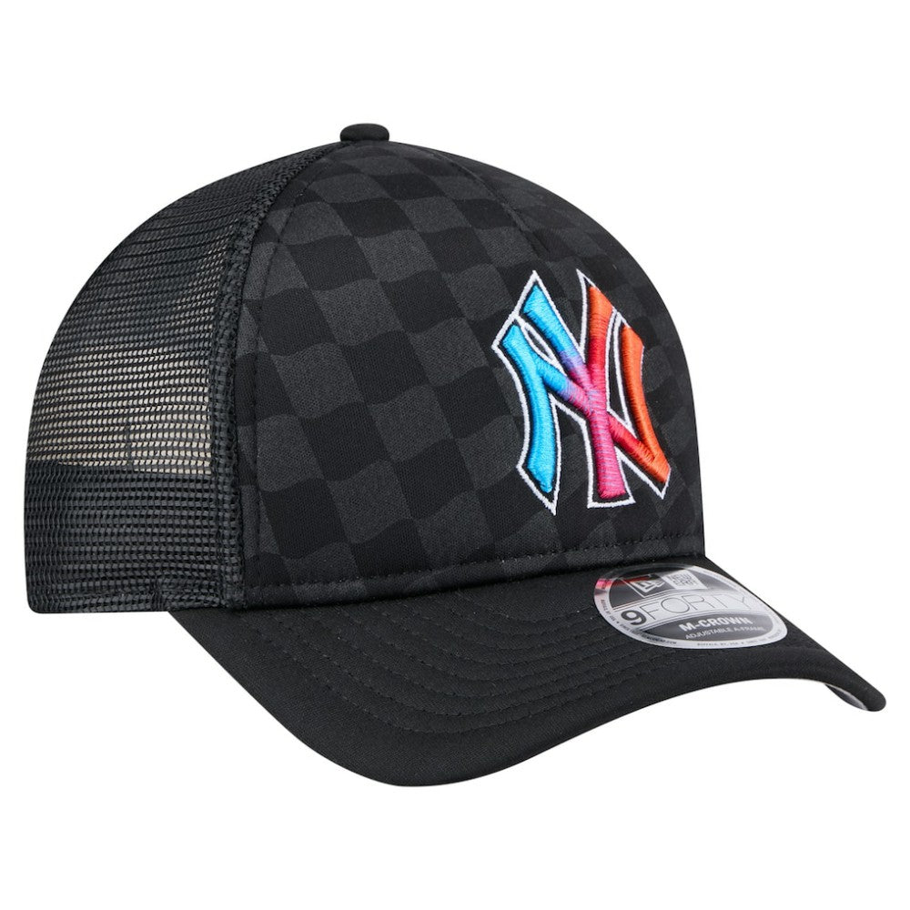New York Yankees Gradient 9FORTY A-Frame M-Crown Trucker Adjustable Hat - Black | New Era